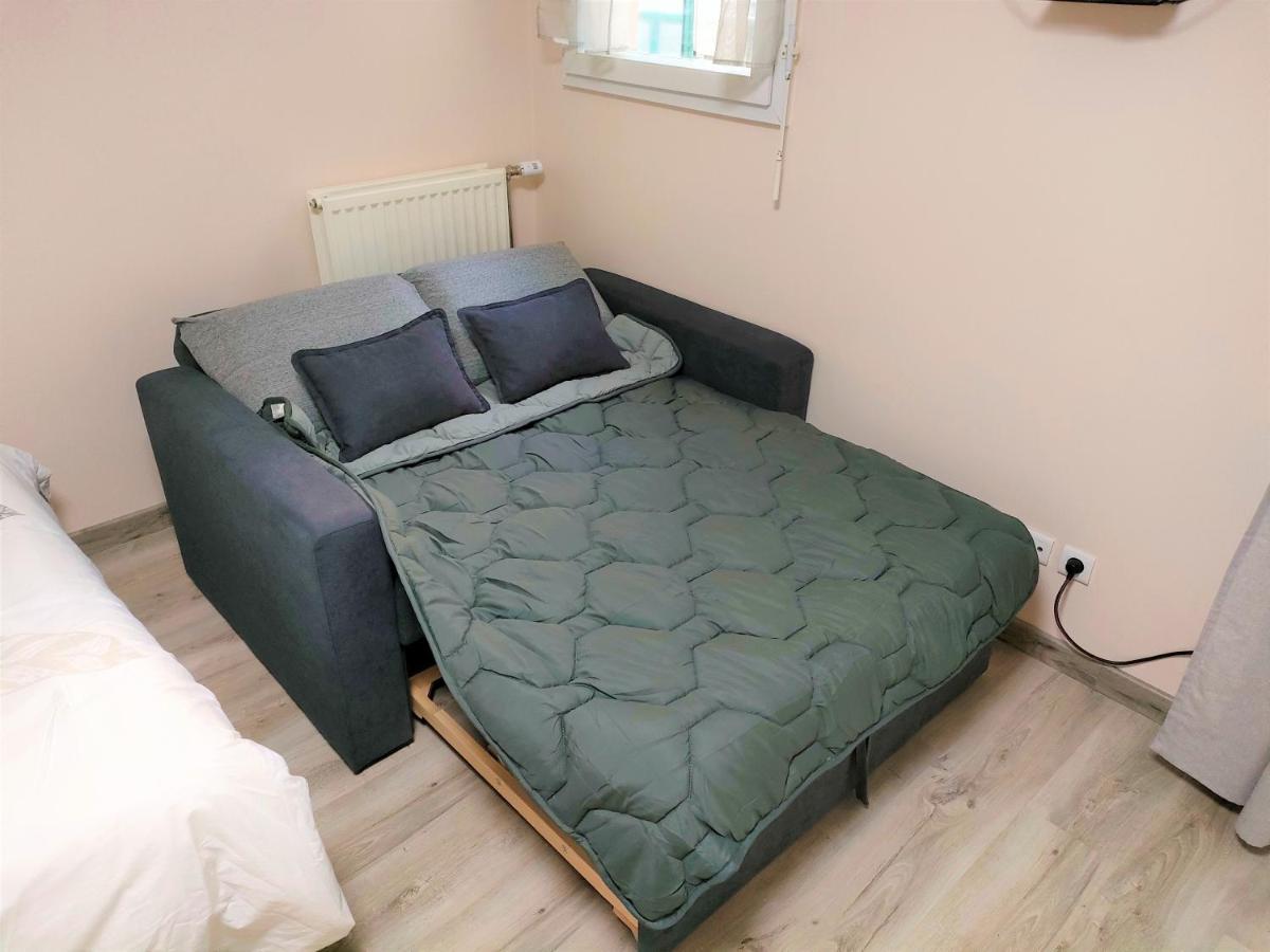 Lovely Flat Nearby Paris Fully Redone With Free Parking On Premises And Balcony Clichy Luaran gambar