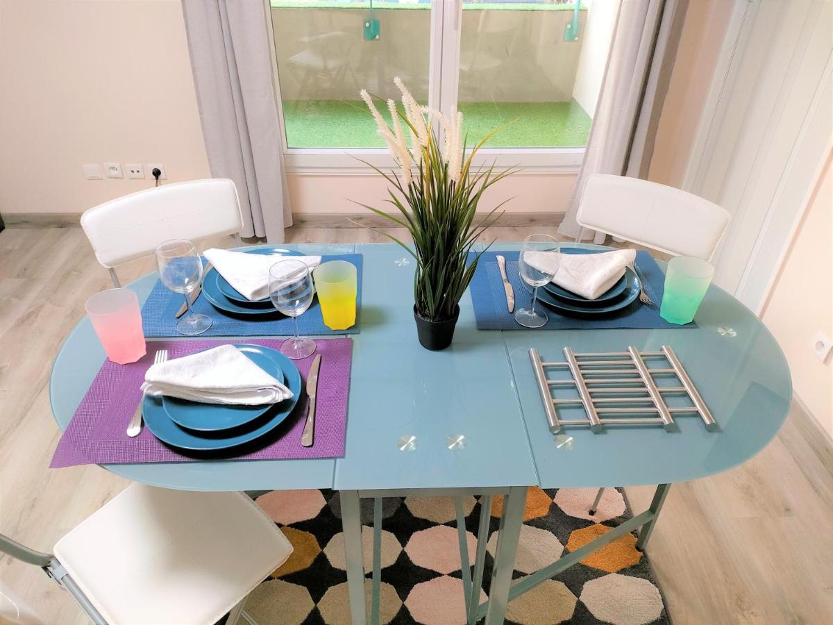 Lovely Flat Nearby Paris Fully Redone With Free Parking On Premises And Balcony Clichy Luaran gambar