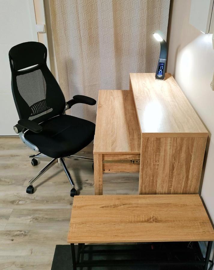 Lovely Flat Nearby Paris Fully Redone With Free Parking On Premises And Balcony Clichy Luaran gambar